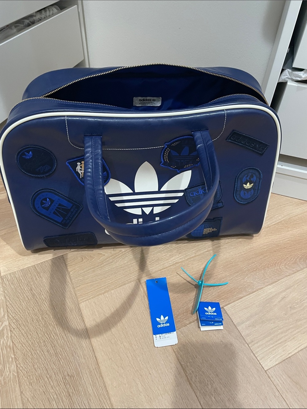 NWT adidas Large Bowling Bag Navy Blue- Very Rare and Unique - Weekender Bag - Picture 12 of 14